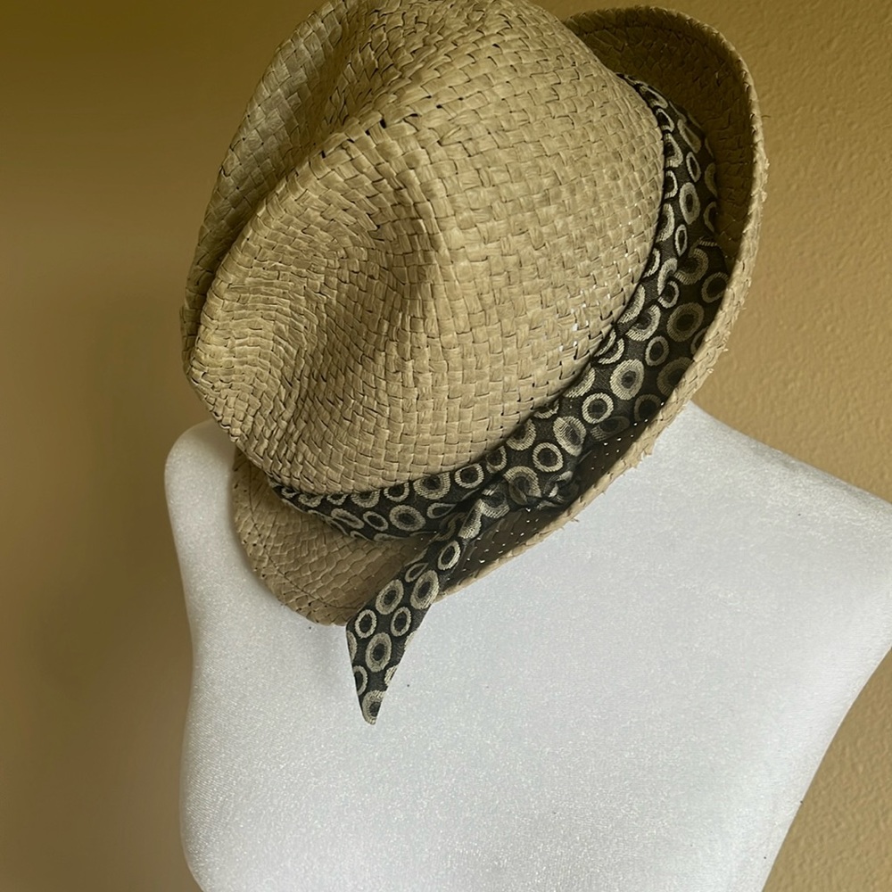 22” Galeries Lafayette Hat